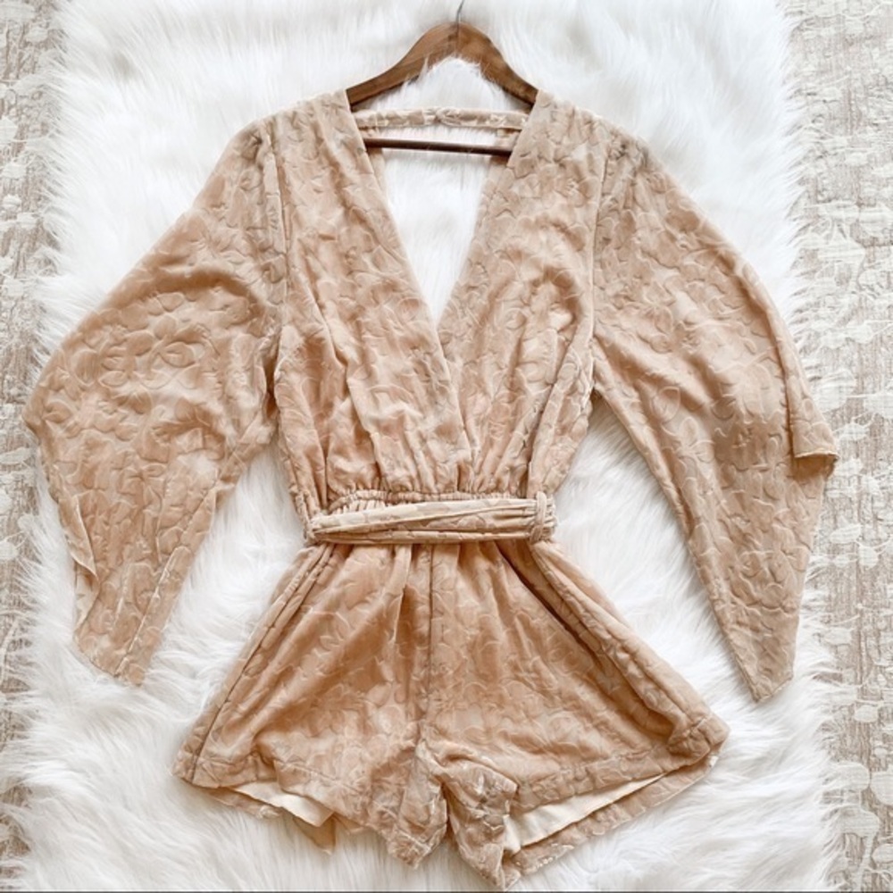 WINSTON WHITE Anthropologie Floral Beige Romper S